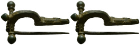 AE Roman cross-bow fibula (AD 4th century)
Bronze "cross-bow" fibula. Complete with pin.
Cf. British Museum, 1941,0321.2.
Weight: 39.62 g.
Diamete...