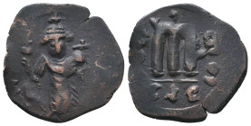 Byzantine Coins. Ae. Circa, 7th - 11th Century.
Reference:
Condition: Very Fine
W :2.1gr
H :21.9mm