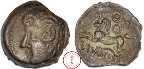 Bituriges Cubes (Région de Bourges), Bronze ABVDOS au cheval et aux trois annelets, 60-50 avant J.-C., Av. Tête à gauche, les cheveux en grosses mèche...