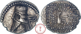Royaume Parthes, Pacorus Ier (78-120), Drachme, Ecbatana, Av. Buste diadémé et cuirassé à gauche, Rv. Archer assis sur un trône à droite, tenant un ar...
