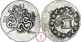 Mysie, Pergame, Cistophore, 166-167 avant J.-C., Av. Serpent s'échappant d'une ciste mystique, le tout dans une couronne dionysiaque, Rv. Carquois ent...