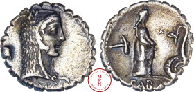 Fabatus, L. Roscius, Denier, 64 avant J.-C., Av. Tête de Junon Sospita, coiffé de la peau de chèvre, Rv. FABATI, Prêtresse debout à droite, nourrissan...