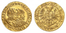 Rodolphe II, 1576-1612, ou Matthias II, 1612-1619. 
5 Ducats non daté, Prague. Bustes couronnés de Maximilien I, Charles V et Ferdinand I, à droite /...