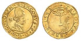 Jacques VI, 1567-1625. 
80 Schillings (Hat Piece) 1592. Buste du roi coiffé d'un haut chapeau, à droite. Fleur de chardon dans le champ gauche / Lion...