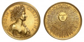 Christine, 1632-1654. 
Médaille en or non datée (vers 1685), par Giovanni Battista Guglielmada. Buste drapé et lauré à droite / Soleil anthropomorphe...