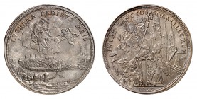 Lucerne
Médaille de mérite en argent 1699. Vierge à l'Enfant assise à droite dans les nuées. Au-dessous, la ville de Lucerne / Saint Léger assis à ga...