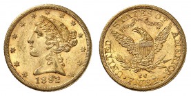 5 Dollars 1892 CC, Carson City. Tête de la Liberté à gauche, entourée de treize étoiles. Date en dessous / Ecusson sur une aigle aux ailes éployées, t...