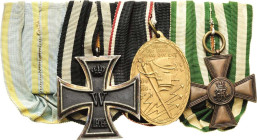 Ordensspangen
Spange mit 3 Auszeichnungen Preußen-Eisernes Kreuz 2. Klasse am Kämpferband. Verliehen 1914-1918. Silber, Eisen, geschwärzt. Deutsches ...