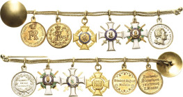 Miniaturen, Miniaturketten und Miniaturspangen
Miniaturkette mit 6 Auszeichnungen Silberne Militär St. Heinrich-Medaille. Verliehen 1849-1918. Bronze...