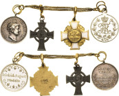 Miniaturen, Miniaturketten und Miniaturspangen
Miniaturkette mit 4 Auszeichnungen Sachsen- Kriegsverdienstkreuz 1915-1918. Verliehen 1915-1918. Bronz...