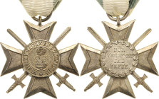 Orden deutscher Länder Sachsen
Zivilverdienstorden, Verdienstkreuz mit Schwertern Verliehen 1910-1918. Mehrteilige Fertigung. Silber, 37 x 37 mm, 19,...