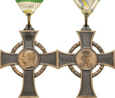 Orden deutscher Länder Sachsen
Kriegsverdienstkreuz Verliehen 1915-1918. Bonze oxidiert. 45 x 35 mm, 13,27 g (mit Band). Am Dreiecksband OEK 2303/1 N...