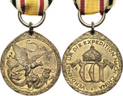 Orden des Deutschen Reiches
China-Denkmünze für Kämpfer Verliehen 1901. China-Denkmünze für Kämpfer am Band mit Spange: PEITANG-FORTS. Bronze, 36 x 3...