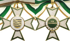 Orden von Bundesländern nach 1945 Sachsen
Verdienstorden an Damenschleife Gestiftet 1996. Kreuz beiderseitig mehrfarbig emailliert. Bronze, vergoldet...