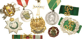 Lots
Lot-10 Stück Sachsen- Silberne Erinnerungsmedaille von Friedrich August III. König von Sachsen am weiß-grünen Band. Avers Büste Friedrich August...