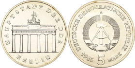 Kurs- und Gedenkmünzen
 5 Mark 1985. Brandenburger Tor Jaeger 1536 Auflagenhöhe: 3000 Exemplare. Sehr selten. Fast Stempelglanz