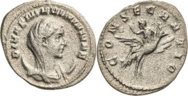 Kaiserzeit
Mariniana, Gattin des Valerianus I.254-256 Antoninian nach 254, Rom Brustbild mit Schleier nach rechts auf Mondsichel, DIVAE MARINIANAE / ...