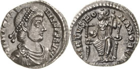 Kaiserzeit
Magnus Maximus 383-388 Siliqua 383/388, Trier Brustbild mit Juwelendiadem nach rechts, DN MAG MAXIMVS PF AVG / Roma thront von vorn, VIRTU...