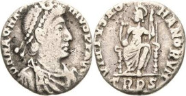 Kaiserzeit
Magnus Maximus 383-388 Siliqua 383/388, Trier Brustbild mit Juwelendiadem nach rechts, DN MAG MAXIMVS PF AVG / Roma thront von vorn, VIRTU...