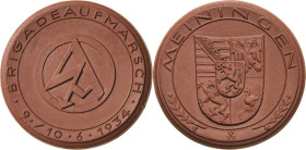 Drittes Reich
 Braune Porzellanmedaille 1934 (Meißen) Standartenaufmarsch Meiningen. SA Emblem / Wappen. 37 mm Scheuch 1847 a Fast prägefrisch