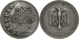Drittes Reich
 Zinkmedaille 1935 (Lauer) Siegerprämie des Reichsbahn-Bezirks-Turn- und Sportfestes Regensburg. 2 Zeilen vor Hakenkreuz über Stadtsilh...