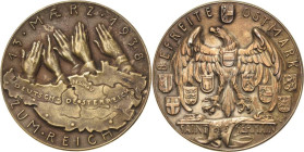 Drittes Reich
 Bronzemedaille 1938 (K. Goetz) Anschluss Österreichs-Befreite Ostmark. Landkarte mit fünf zum Deutschen Gruß erhobenen Händen / Adler ...
