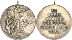Schützenmedaillen
Bendorf Silbermedaille 1932. 32. Rheinische Bundesschießen. 3 Schützen nach rechts / 6 Zeilen Schrift. Mit Randpunze: SILBER 990. 3...