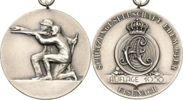 Schützenmedaillen
Eisenach Silbermedaille 1930 (H. Wernstein) Schützengesellschaft ehemaliger 94er - Auflage 1930. Bekröntes Monogramm vor Zielscheib...