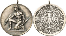 Schützenmedaillen
Isny Silbermedaille 1910 (Mayer & Wilhelm) 23. Württembergische Landesschiessen. Stadtwappen / Nach links kniender, nackter Pfeilsc...
