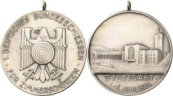 Schützenmedaillen
Stuttgart Silbermedaille 1929 (Mayer & Wilhelm) 1. Bundesschießen für Zimmerschützen in Stuttgart. Reichsadler mit Zielscheibe als ...