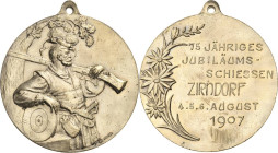 Schützenmedaillen
Zirndorf Versilberte Bronzemedaille 1907 (Balmberger) 75-jähriges Jubiläums-Schießen in Zirndorf. Schütze angelehnt nach rechts / 6...