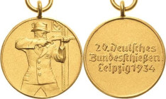 Schützenmedaillen - Bundesschießen
XX. Deutsches Bundesschießen 1934 - Leipzig Kleine Goldmedaille 1934. Stehender Schütze mit Gewehr im Anschlag nac...