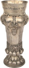 Schützenmedaillen - Schützenpokale
Offenbach Silberner Schützenpokal 1908. 23. Verbandsschießen Offenbach a/M. Kelchförmiges Gefäß mit dekorativen Ju...