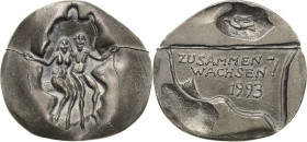 Güttler, Peter Götz *1939 Weißmetallgussmedaille 1992. Zum neuen Jahr 1993. Nacktes Paar, das innerhalb eines vertieften Feldes mit dem Umriss des ver...