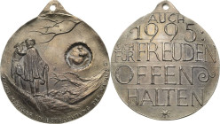 Güttler, Peter Götz *1939 Weißmetallgussmedaille 1994. Zum neuen Jahr 1995. Zwei Männer mit Umhang betrachten die Venus / 5 Zeilen Schrift und Stern. ...