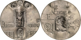 Güttler, Peter Götz *1939 Weißmetallgussmedaille 2001. 9. Mitteldeutsches Münzsammlertreffen in Freiberg. St. Barbara im Donatsturm, darunter Bergbaus...