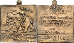 Güttler, Peter Götz *1939 Weißmetallgussplakette 2014. Zum neuen Jahr 2014. Nackte Europa neben Bär nach links, im Abschnitt 3 Zeilen Schrift / 8 Zeil...