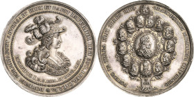 Habsburg
Leopold I. 1657-1705 Silbermedaille o.J. (1690) (M. Brunner und G.F. Nürnberger) Sog. Stammbaummedaillon. Auf die Krönung Josephs I. zum röm...