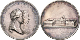 Habsburg
Maria Theresia 1740-1780 Silbermedaille 1780 (J.N. Wirt) Die Verlegung der ungarischen Universität von Tyrnau nach Ofen. Brustbilder von Jos...