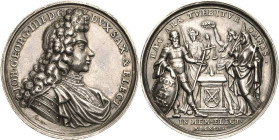 Sachsen-Kurlinie ab 1547 (Albertiner)
Johann Georg IV. 1691-1694 Silbermedaille 1691 (G. Hautsch) Regierungsantritt. Brustbild nach rechts / Brennend...