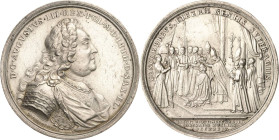 Sachsen-Kurlinie ab 1547 (Albertiner)
Friedrich August II. 1733-1763 Silbergussmedaille 1734 (Großkurt) Auf seine Krönung zum polnischen König. Brust...