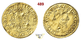 FERRARA ERCOLE II D'ESTE (1534-1559) Scudo d'oro del sole s.d. D/ Stemma coronato R/ La Maddalena abbraccia la croce dalla quale pendono i due flagell...