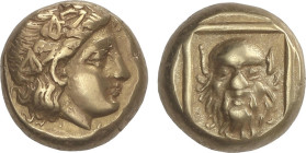 Ancient Greece
Hekte. 377-326 a.C. MYTILENE. LESBOS. Anv.: Cabeza de Dionisos a derecha con corona de hiedra y frutos. Rev.: Cabeza de sátiro de fren...