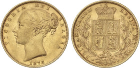 World Coins
Great Britain
Sovereign. 1872. VICTORIA. 7,95 grs. AU. 76 debajo del escudo. Leves rayitas en anverso). Fr-387i, KM-736, 2. MBC+/EBC-.