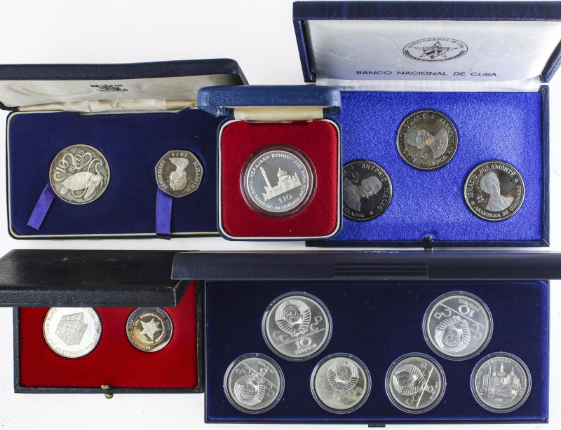 Mixed Lots and Collectios
Lote 24 monedas. 1974 a 1979. AE, AR, CuNi. BRUNEI 19...
