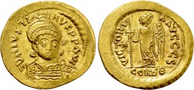 JUSTIN I (518-527). GOLD Solidus. Constantinople.