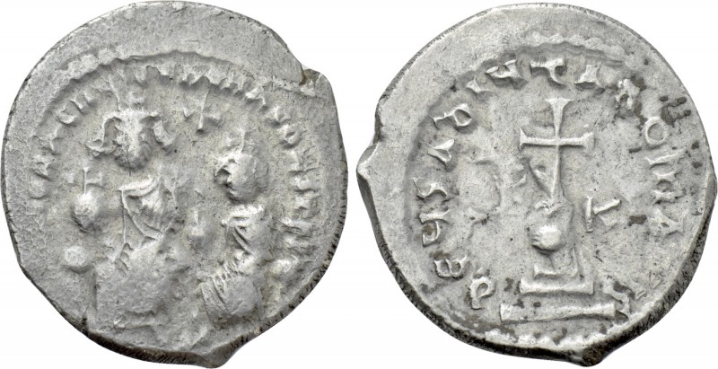 HERACLIUS with HERACLIUS CONSTANTINE (610-641). Hexagram. Constantinople. 

Ob...