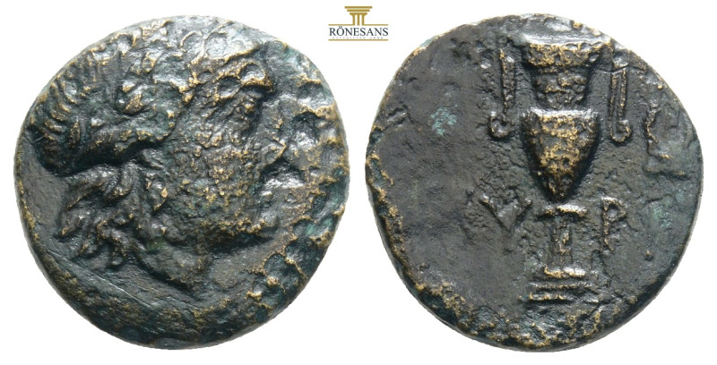 AEOLIS. Myrina. Ae (2nd-1st centuries BC).
Obv: Laureate head of Apollo right.
R...