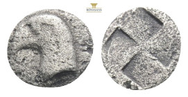 Aeolis, Kyme AR Hemiobol ca 450-400 BC
Obv: Head of eagle left; star below beak.
Rev: Quadripartite incuse square.
Ref: SNG Kayhan 786. 0,34g 7,8mm