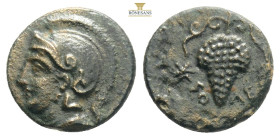 CILICIA, Soloi. Circa 400-350 BC. AE
Helmeted head of Athena left. .
Rev: Grape bunch.
SNG Levante 46; cf. SNG France 189; cf. SNG von Aulock 5874. 1,...